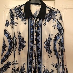 Women’s dress shirt with collar